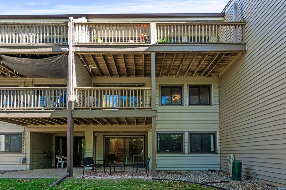 8948 Neill Lake Road #155E Eden Prairie, MN 55347