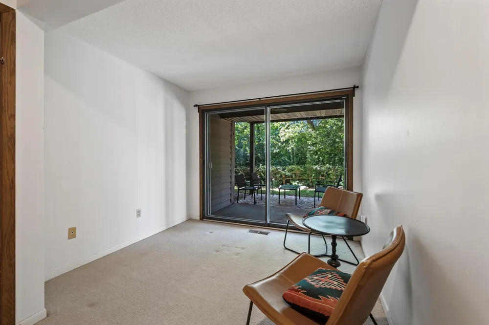 8948 Neill Lake Road #155E Eden Prairie, MN 55347