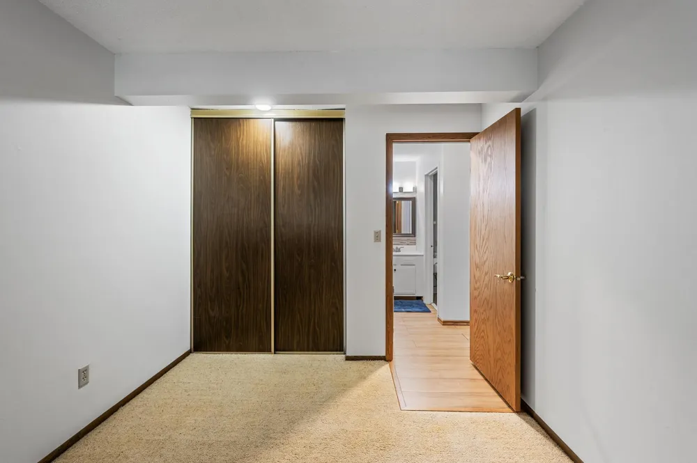 8948 Neill Lake Road #155E Eden Prairie, MN 55347
