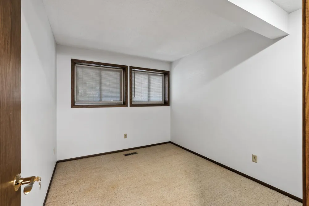 8948 Neill Lake Road #155E Eden Prairie, MN 55347