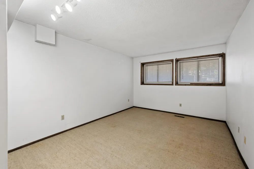 8948 Neill Lake Road #155E Eden Prairie, MN 55347