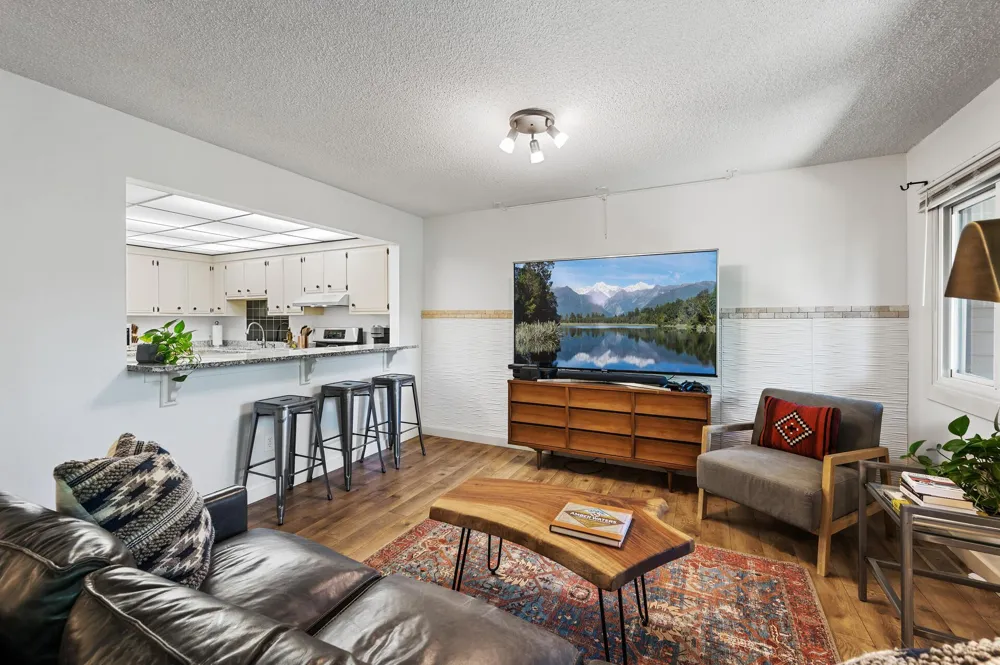 8948 Neill Lake Road #155E Eden Prairie, MN 55347