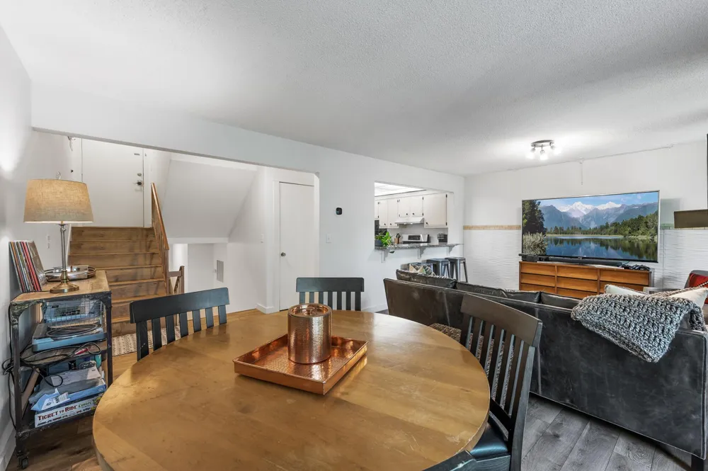 8948 Neill Lake Road #155E Eden Prairie, MN 55347