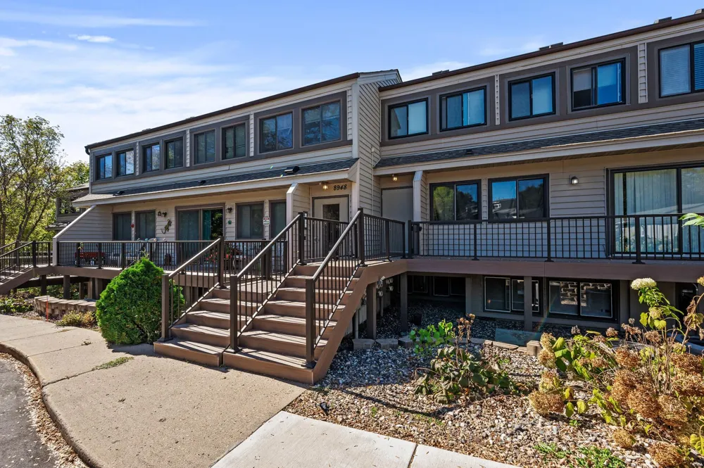 8948 Neill Lake Road #155E Eden Prairie, MN 55347