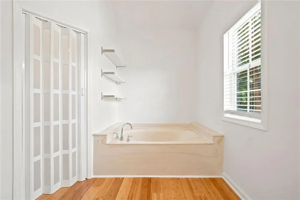 1632 Oakwood Court Marietta, GA 30066