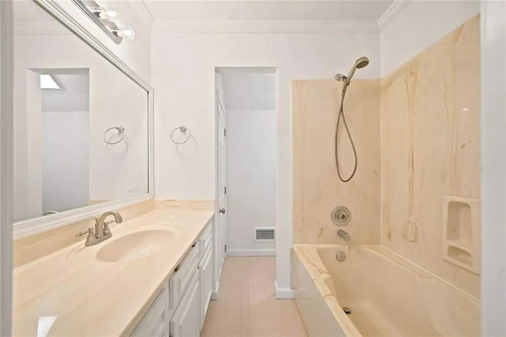 1632 Oakwood Court Marietta, GA 30066