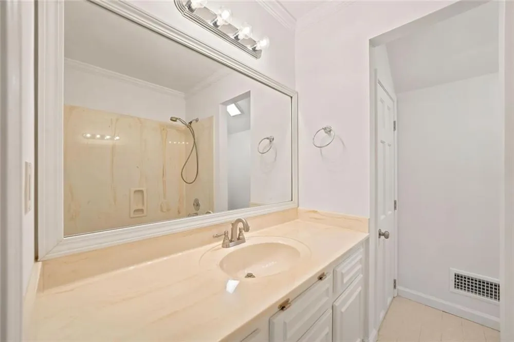 1632 Oakwood Court Marietta, GA 30066