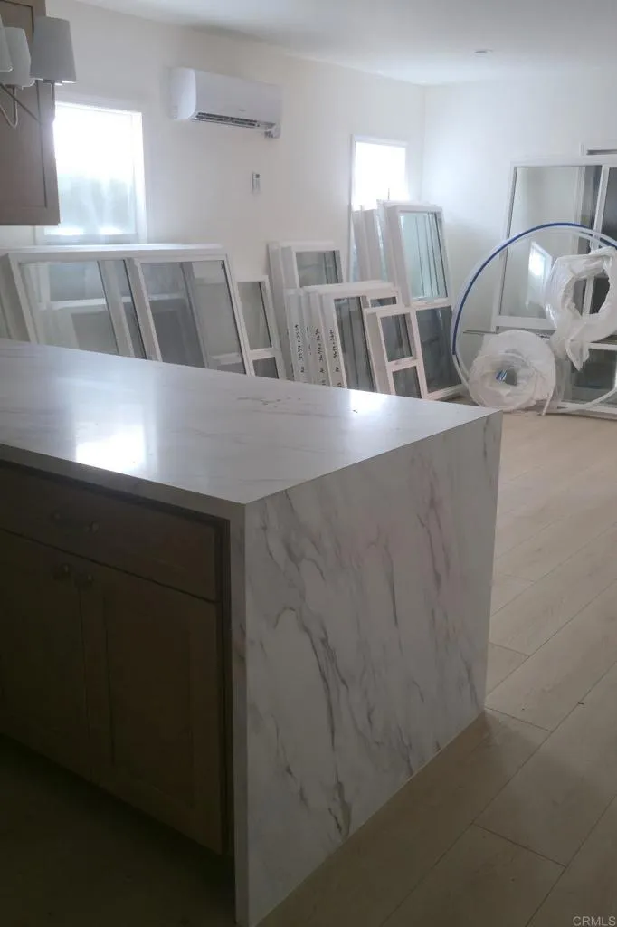 144 S Kenmore Avenue Los Angeles, CA 90004
