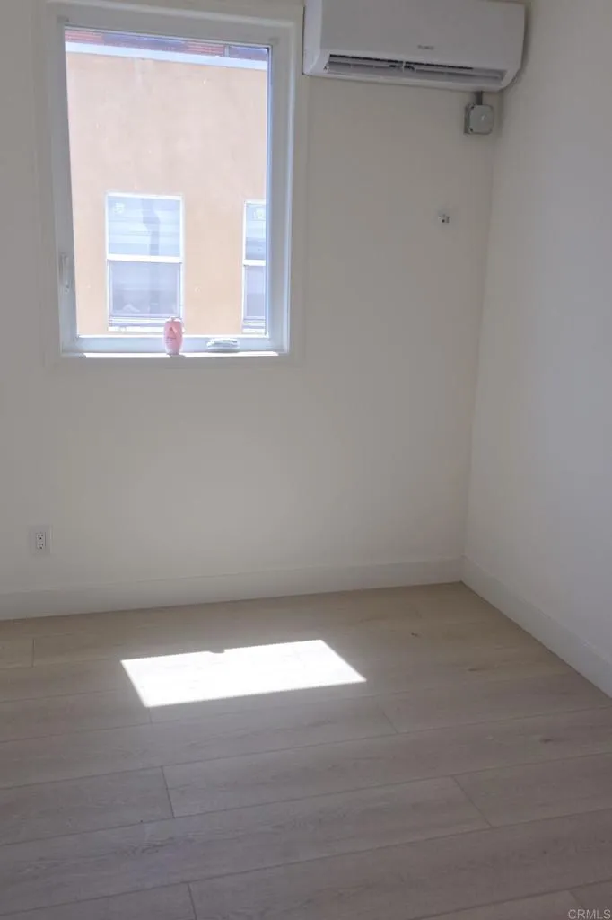 144 S Kenmore Avenue Los Angeles, CA 90004