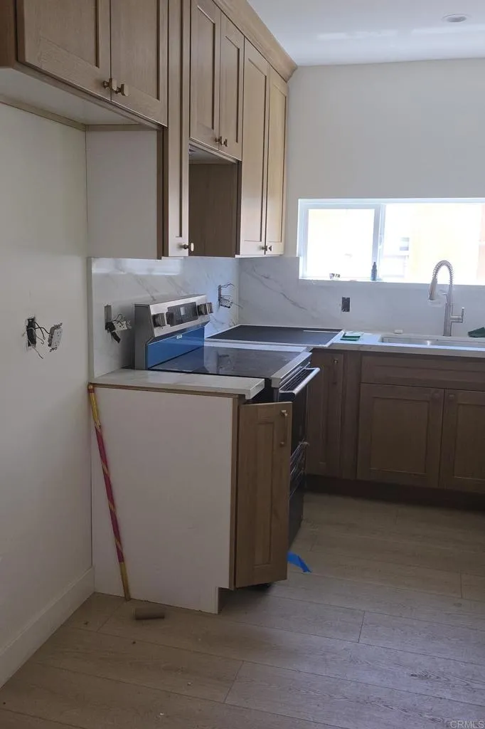 144 S Kenmore Avenue Los Angeles, CA 90004