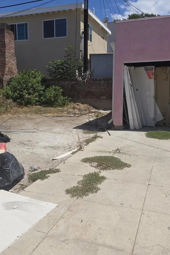 144 S Kenmore Avenue Los Angeles, CA 90004