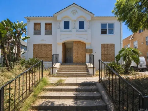144 S Kenmore Avenue