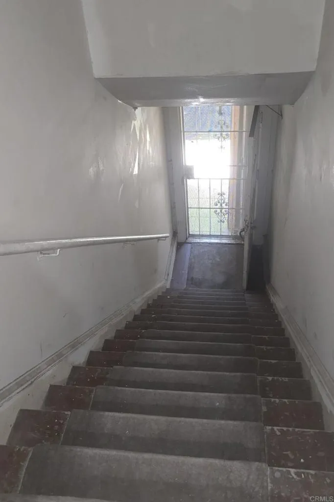 144 S Kenmore Avenue Los Angeles, CA 90004