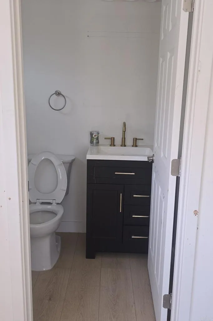 144 S Kenmore Avenue Los Angeles, CA 90004