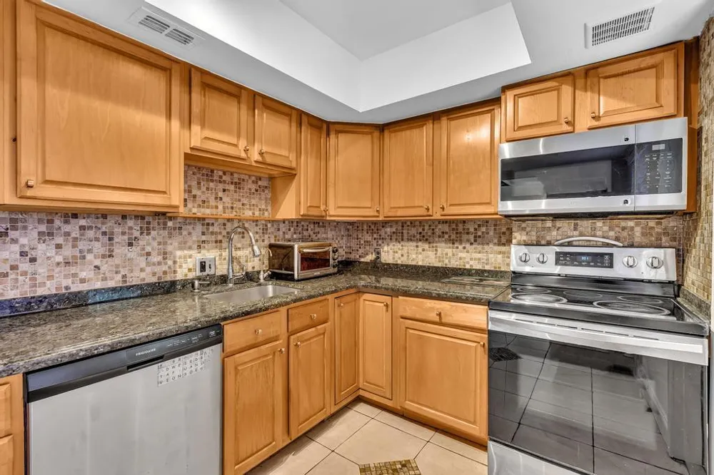 2950 Palm Aire Drive #607 Pompano Beach, FL 33069
