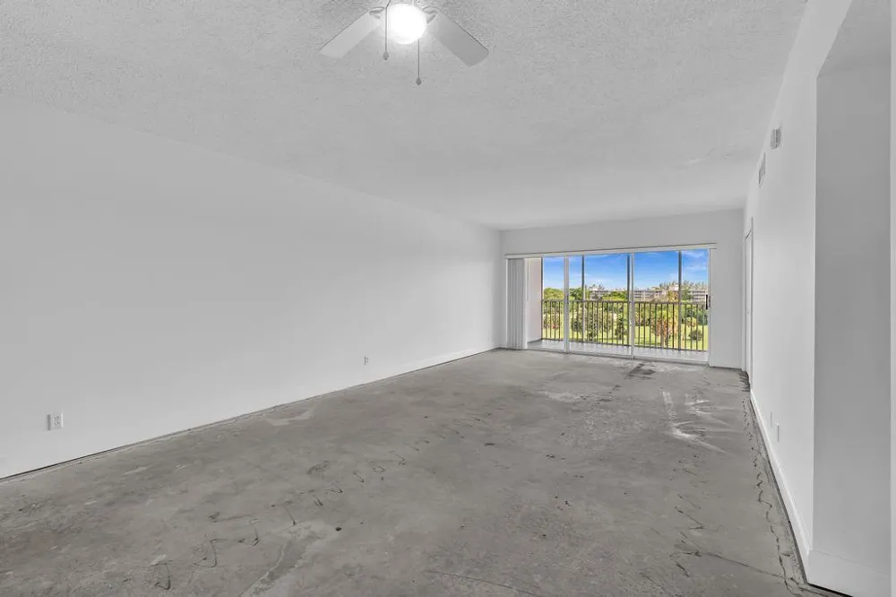 2950 Palm Aire Drive #607 Pompano Beach, FL 33069