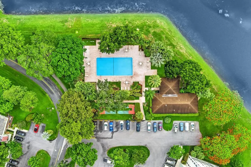 2950 Palm Aire Drive #607 Pompano Beach, FL 33069