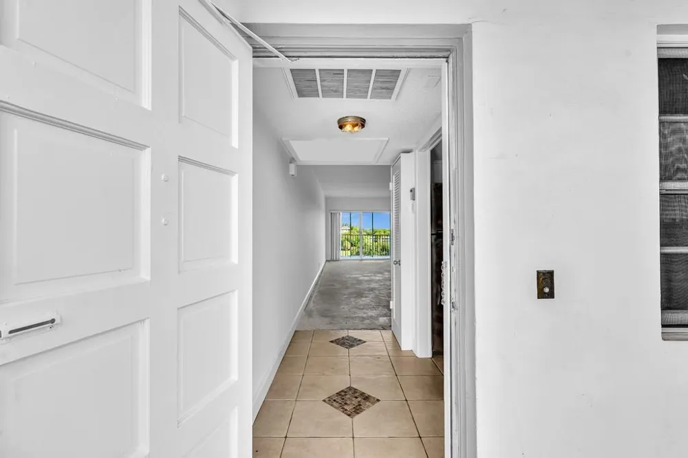2950 Palm Aire Drive #607 Pompano Beach, FL 33069