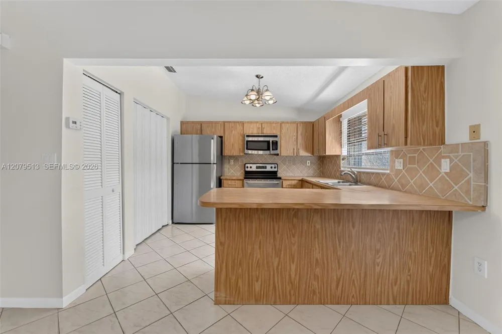 5736 SW 112th Ter Cooper City, FL 33330