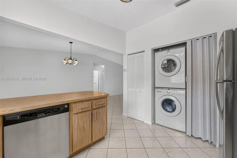 5736 SW 112th Ter Cooper City, FL 33330