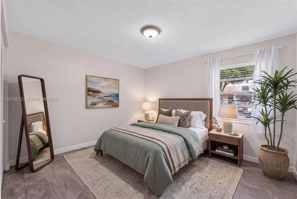 5736 SW 112th Ter Cooper City, FL 33330