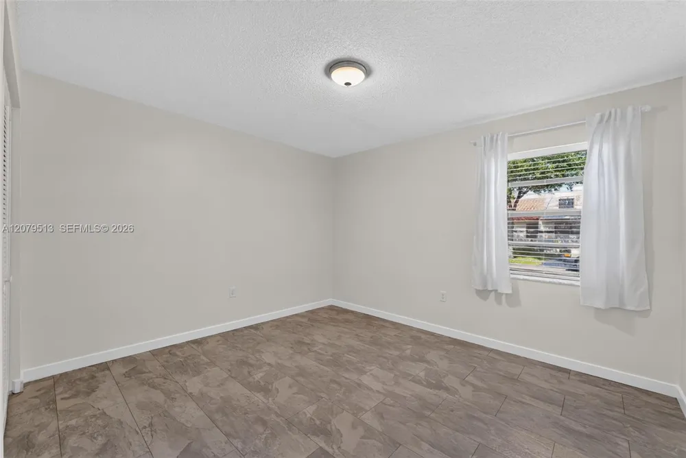 5736 SW 112th Ter Cooper City, FL 33330