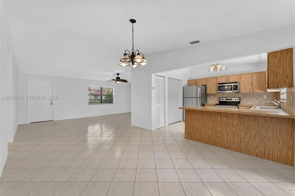 5736 SW 112th Ter Cooper City, FL 33330