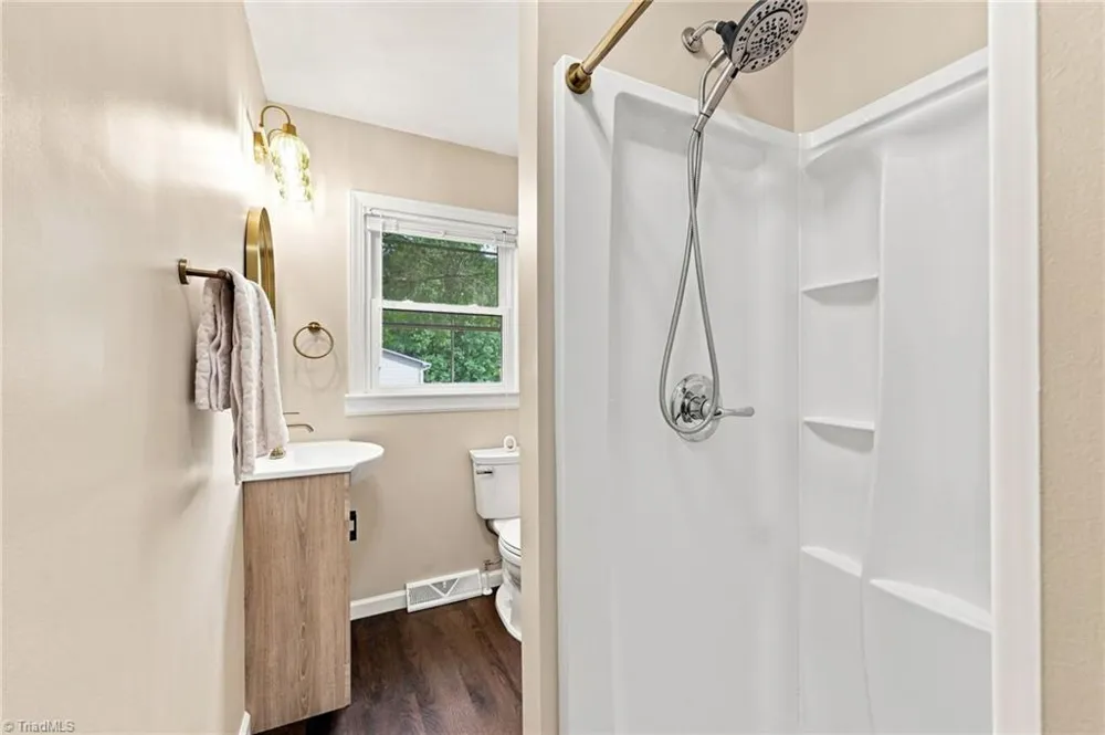 216 Underwood Road Elon, NC 27244