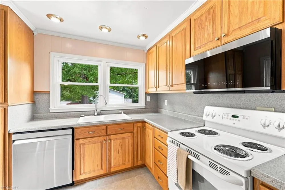 216 Underwood Road Elon, NC 27244