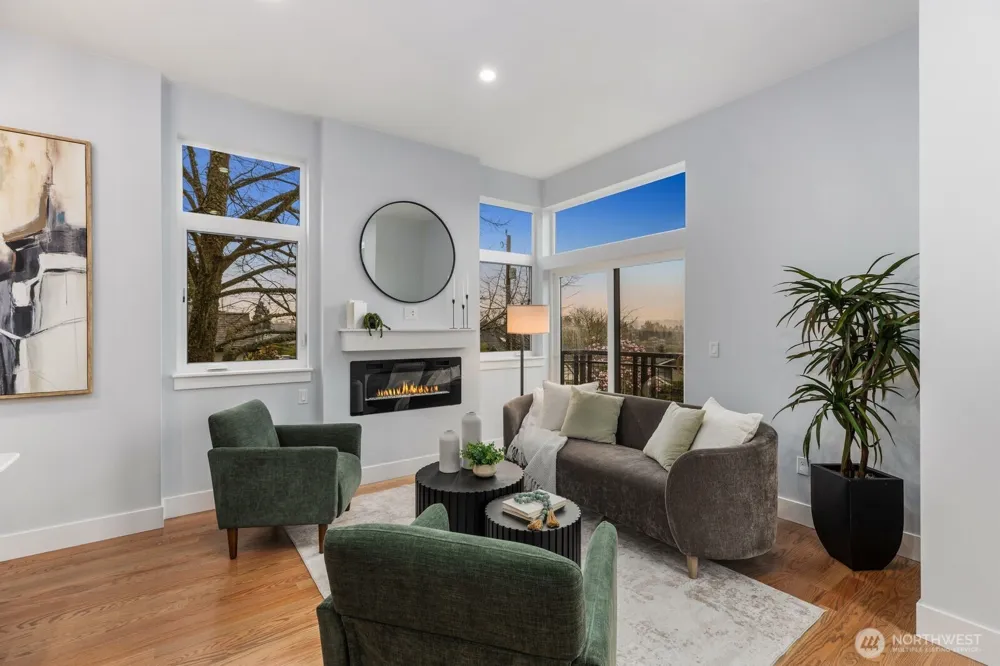 4559 34th Avenue S Seattle, WA 98118