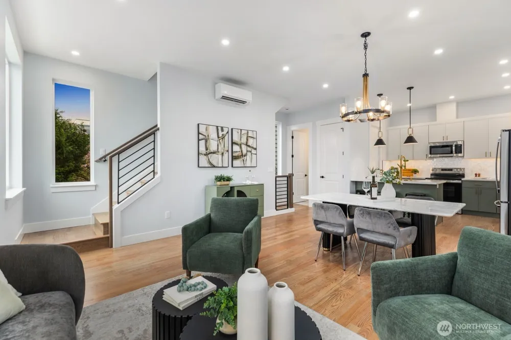 4559 34th Avenue S Seattle, WA 98118