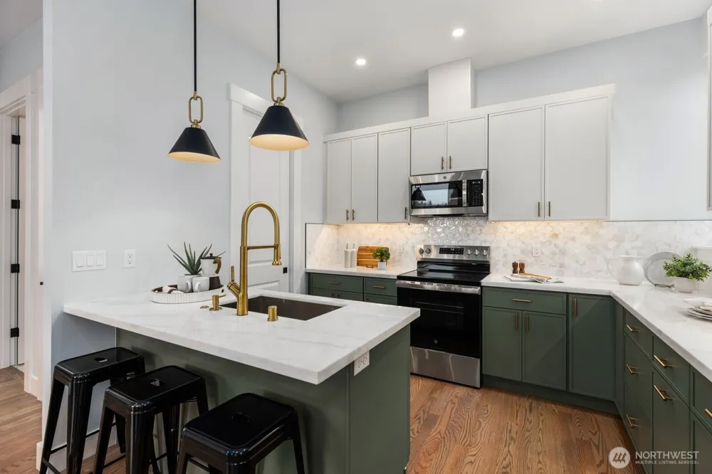4559 34th Avenue S Seattle, WA 98118