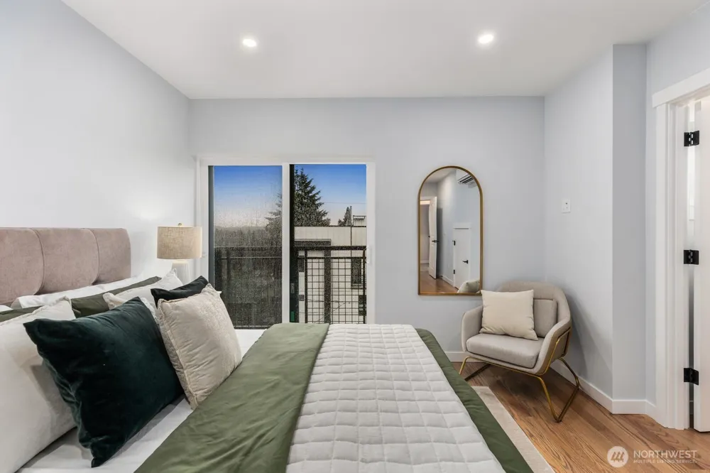 4559 34th Avenue S Seattle, WA 98118