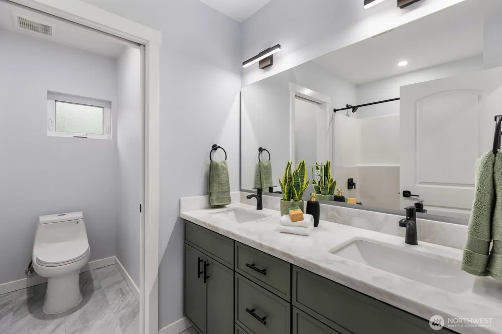 4559 34th Avenue S Seattle, WA 98118