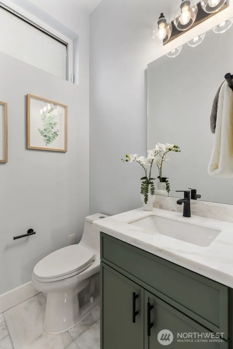 4559 34th Avenue S Seattle, WA 98118