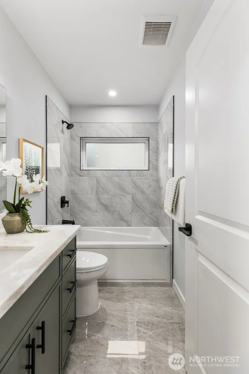 4559 34th Avenue S Seattle, WA 98118