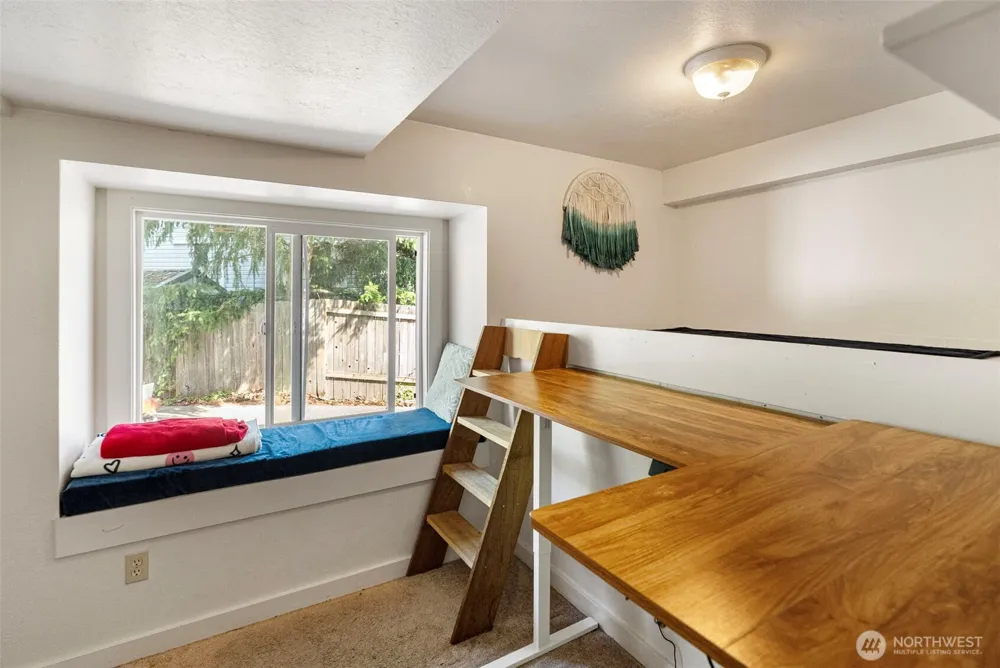 10247 Hamilton Place NW Silverdale, WA 98383