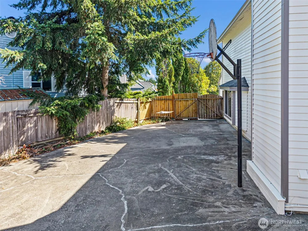 10247 Hamilton Place NW Silverdale, WA 98383