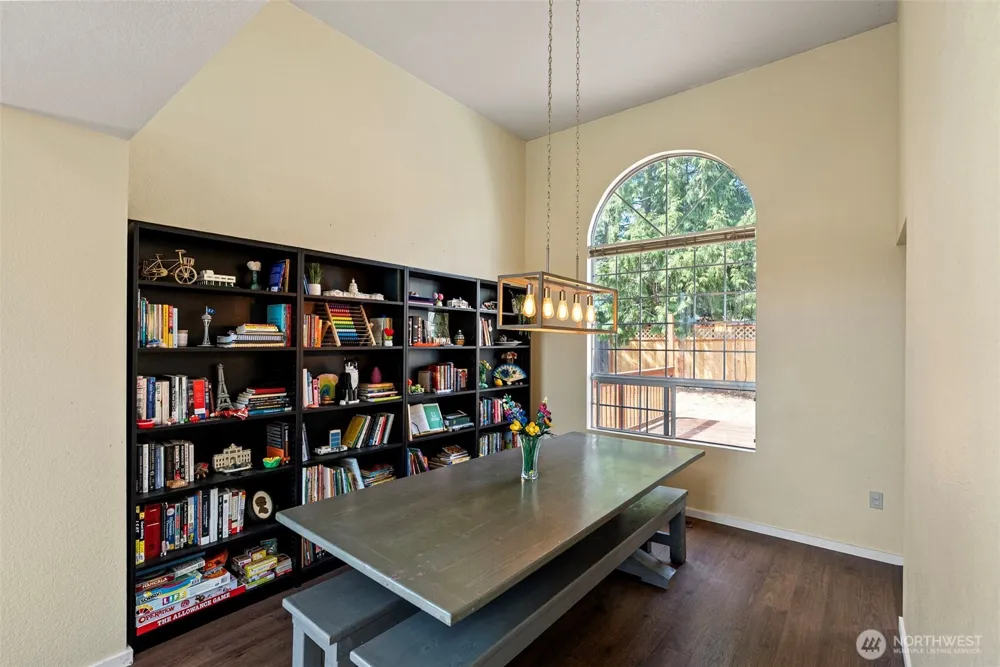 10247 Hamilton Place NW Silverdale, WA 98383