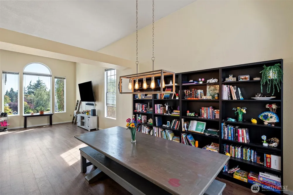 10247 Hamilton Place NW Silverdale, WA 98383