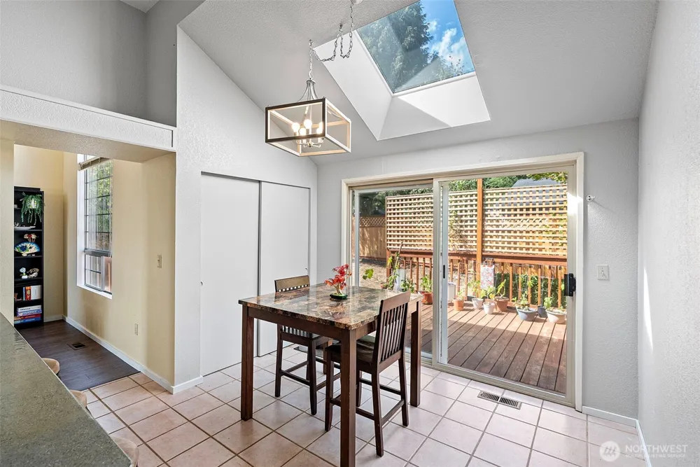 10247 Hamilton Place NW Silverdale, WA 98383