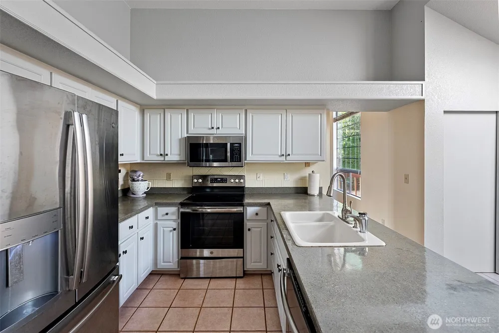 10247 Hamilton Place NW Silverdale, WA 98383