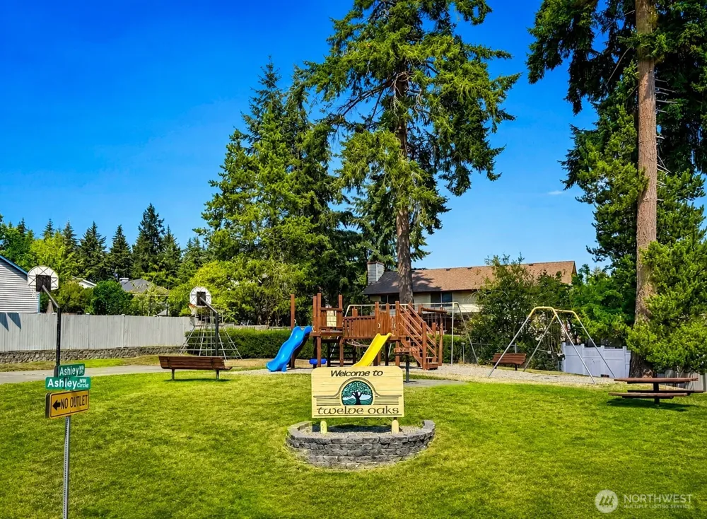 10247 Hamilton Place NW Silverdale, WA 98383
