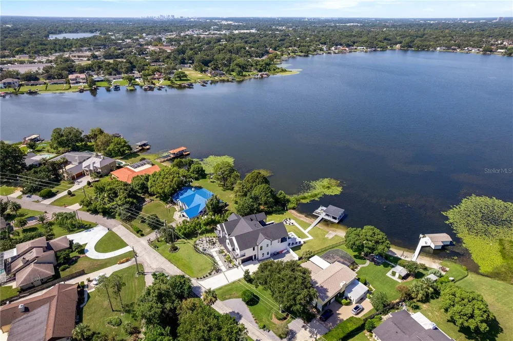 692 GLADWIN AVENUE Fern Park, FL 32730