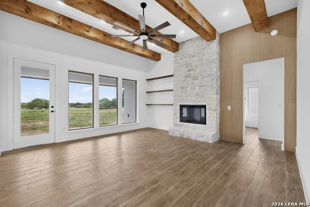105 Hidden Path Floresville, TX 78114