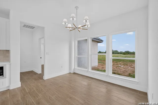 105 Hidden Path Floresville, TX 78114