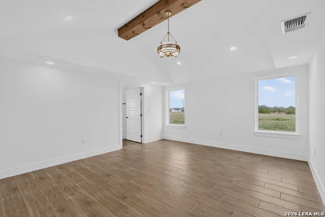 105 Hidden Path Floresville, TX 78114