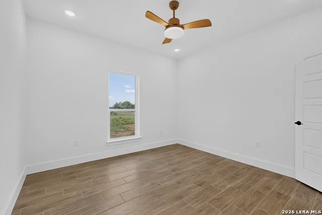 105 Hidden Path Floresville, TX 78114