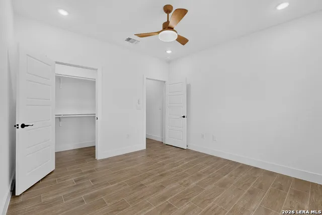 105 Hidden Path Floresville, TX 78114