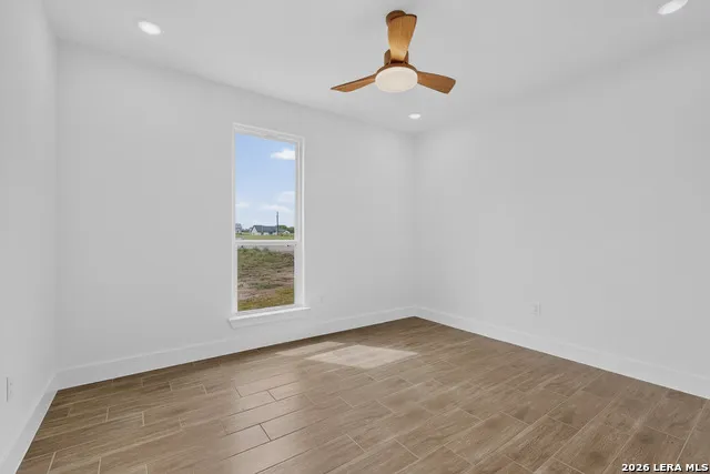 105 Hidden Path Floresville, TX 78114